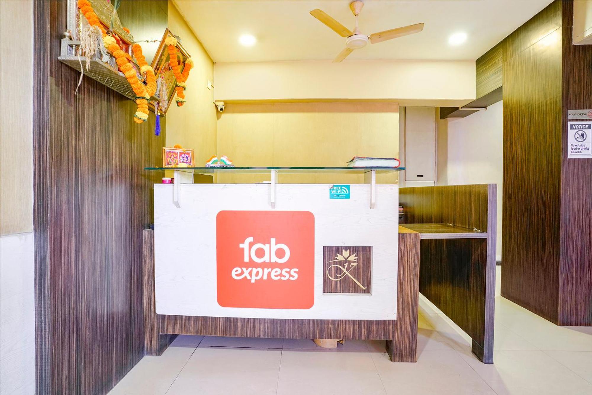 Fabexpress Kuber - Nr Apmc Vashi, Navi Mumbai Hotel Exterior foto